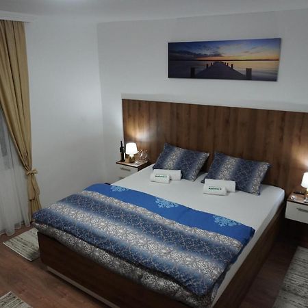 Apartments Manitovac M Niksic Luaran gambar