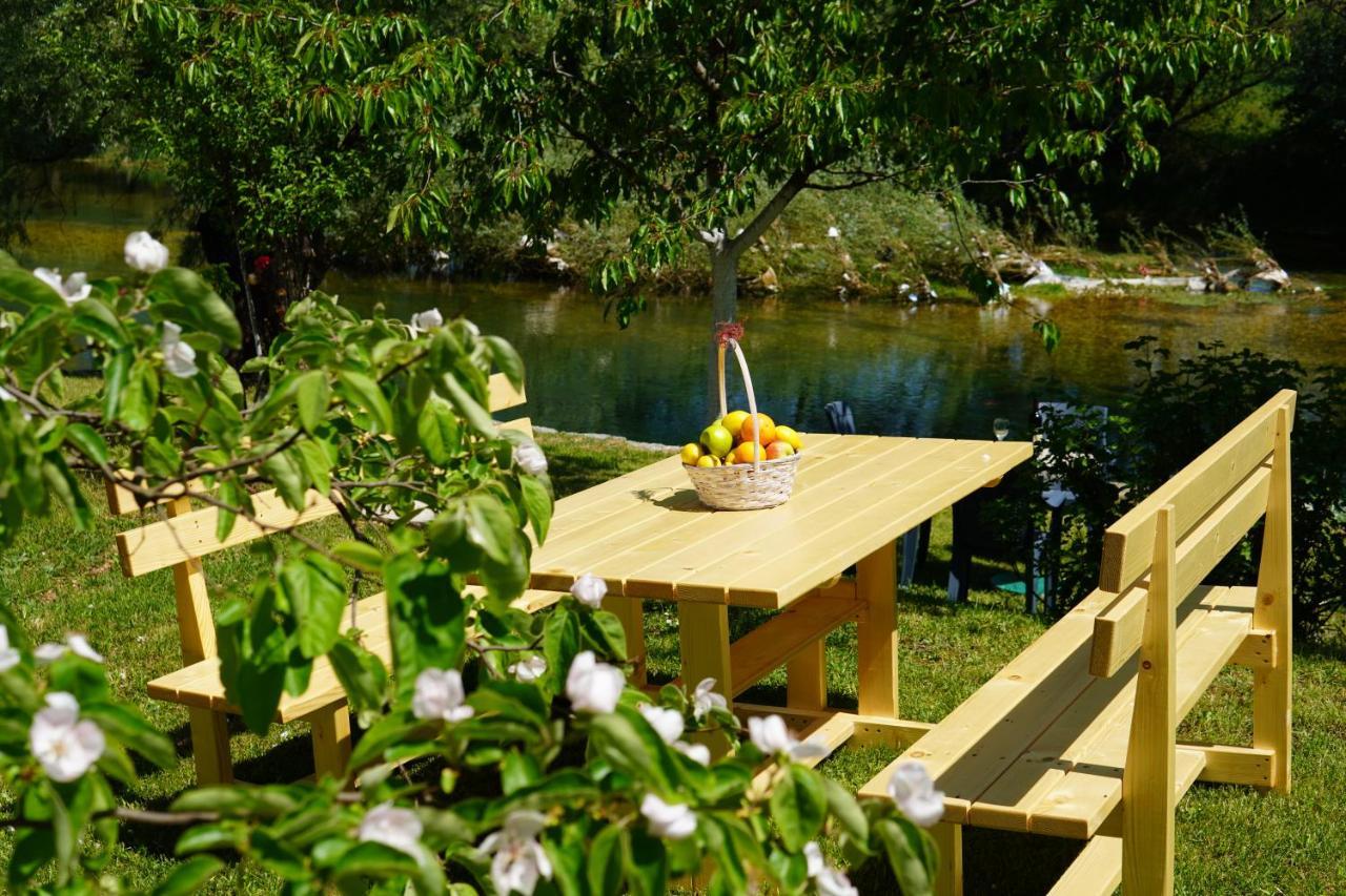 Apartments Manitovac M Niksic Luaran gambar