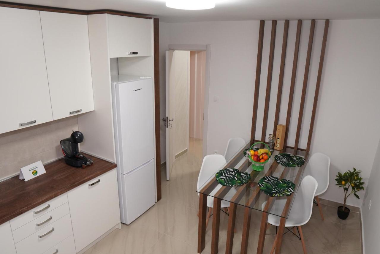 Apartments Manitovac M Niksic Luaran gambar