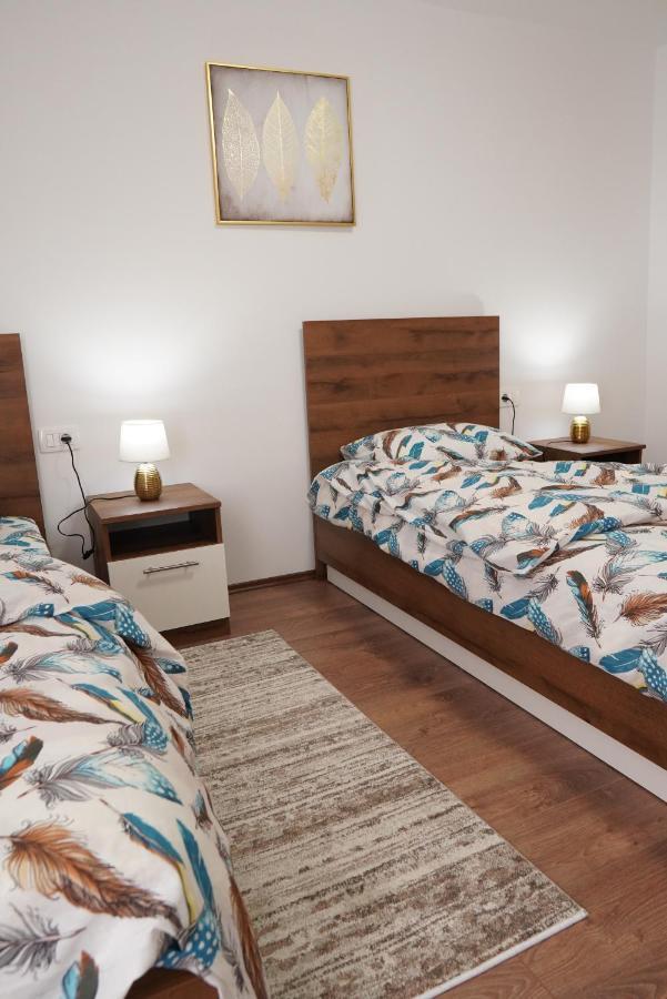 Apartments Manitovac M Niksic Luaran gambar