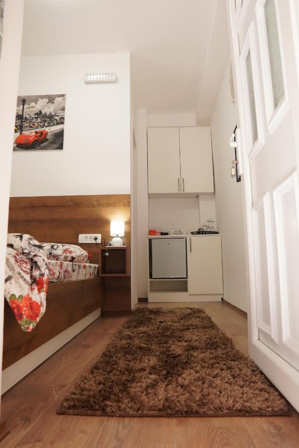 Apartments Manitovac M Niksic Luaran gambar