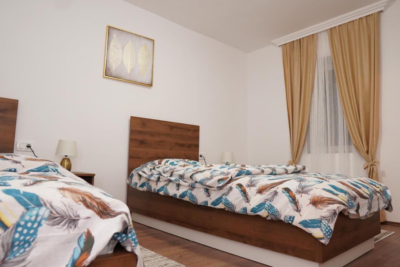 Apartments Manitovac M Niksic Luaran gambar