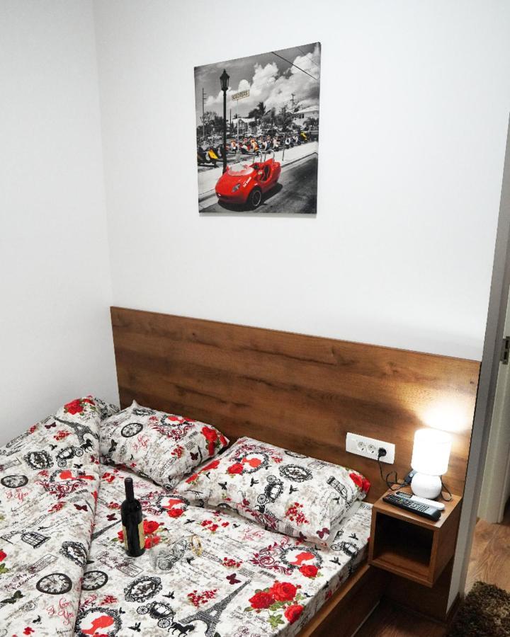 Apartments Manitovac M Niksic Luaran gambar