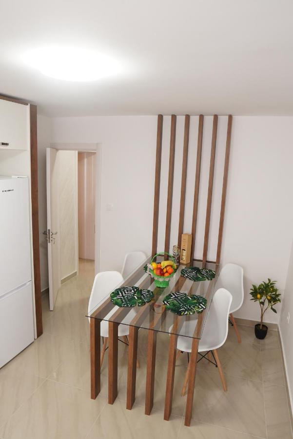 Apartments Manitovac M Niksic Luaran gambar