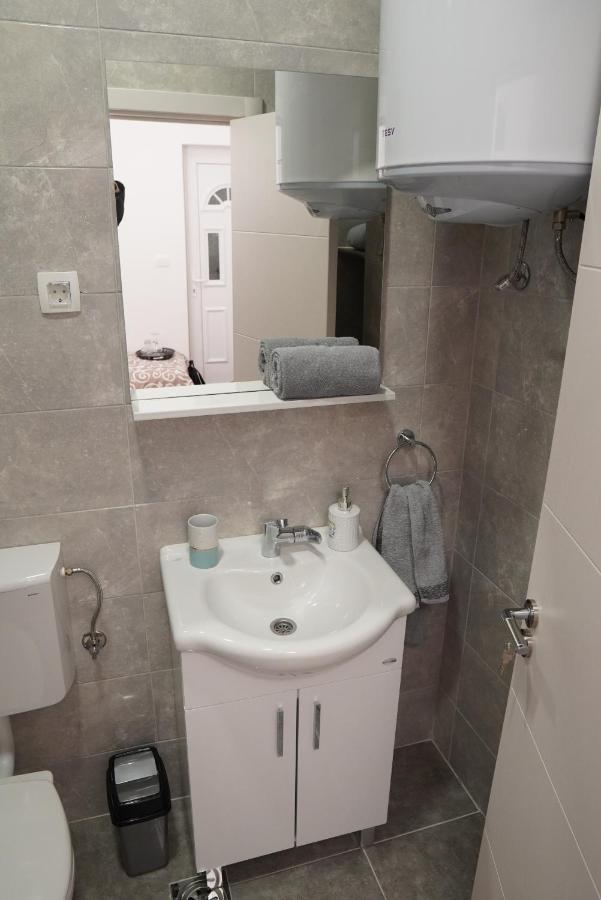 Apartments Manitovac M Niksic Luaran gambar