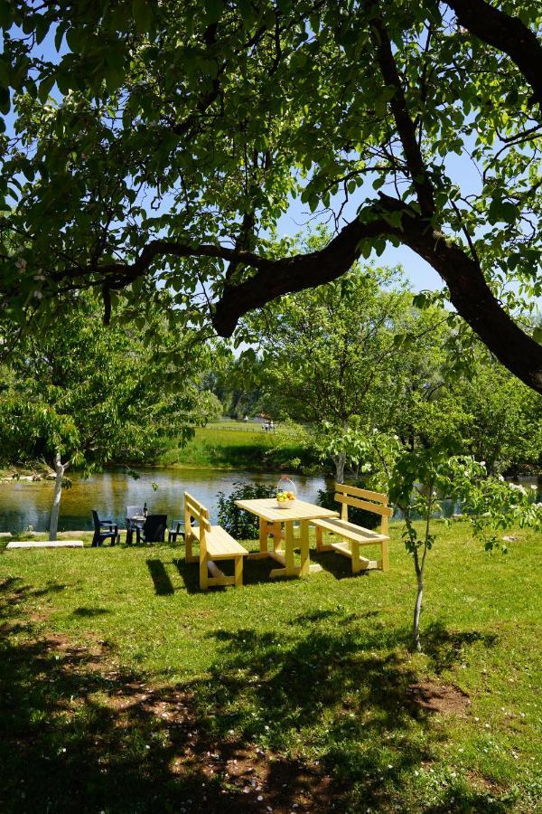 Apartments Manitovac M Niksic Luaran gambar