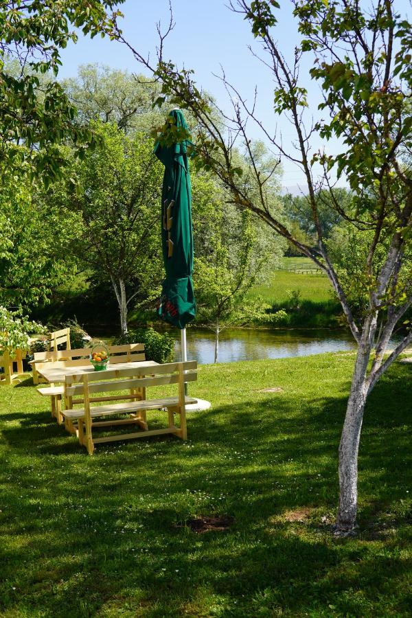 Apartments Manitovac M Niksic Luaran gambar